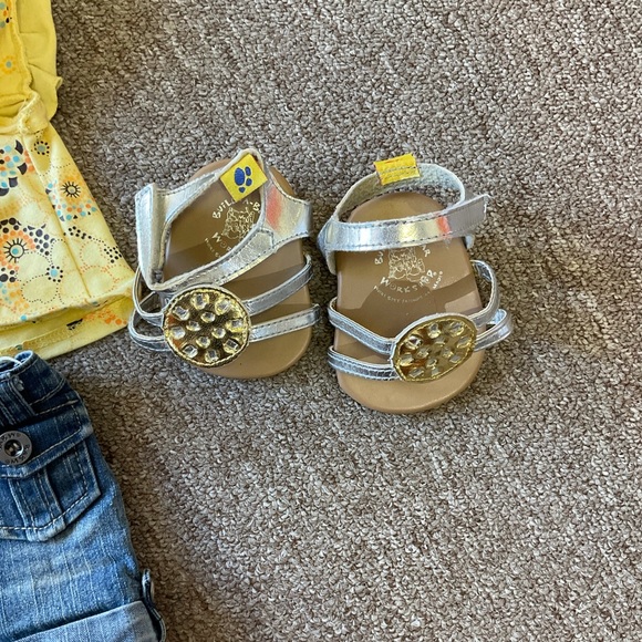 BUILD A BEAR YELLOW SUMMER TOP JEAN SHORTS AND SILVER & GOLD SANDALS - Picture 3 of 5